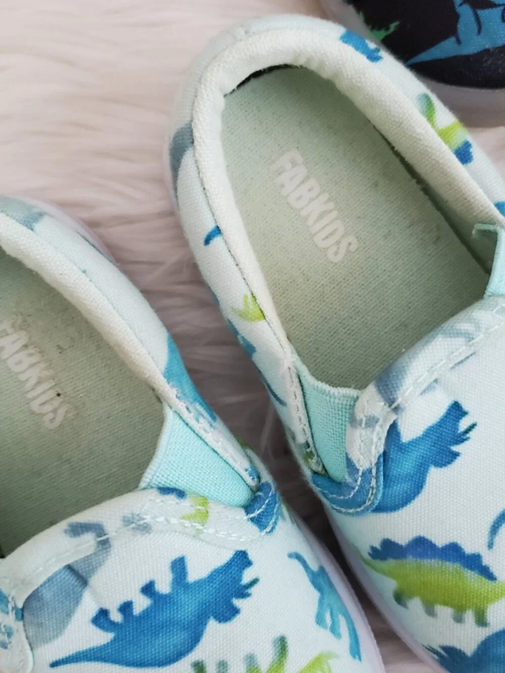 Fabkids Boy's Dinosaur Graphics Slip On Sneakers SZ 7